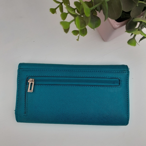 Guess Turquoise Wallet - Picture 4 of 8